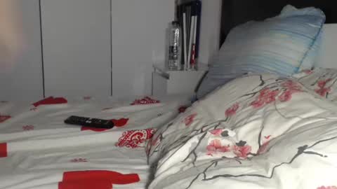 Snapshot of petite_danielle chatting on 06/27/26, 12:33 petite_danielle online show from 06/27/26, 12:33