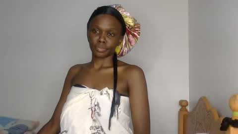 Snapshot of petite_desiree chatting on 03/24/26, 05:07 Desiree online show from 03/24/26, 05:07