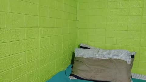 Snapshot of petite_dicklover chatting on 03/06/25, 09:58 Yuriee online show from 03/06/25, 09:58