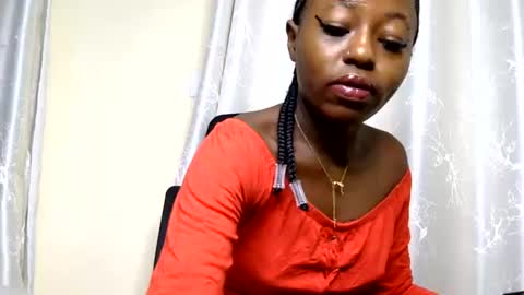Snapshot of petite_freakette chatting on 06/14/26, 07:38 Moon online show from 06/14/26, 07:38