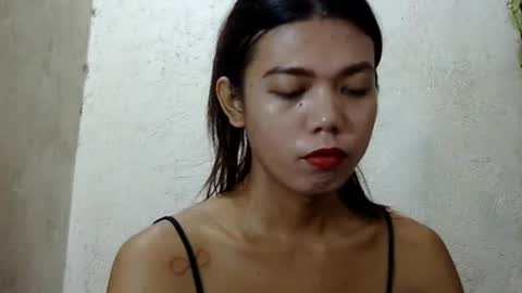 Snapshot of petite_jzee chatting on 07/07/26, 01:15 jzee online show from 07/07/26, 01:15