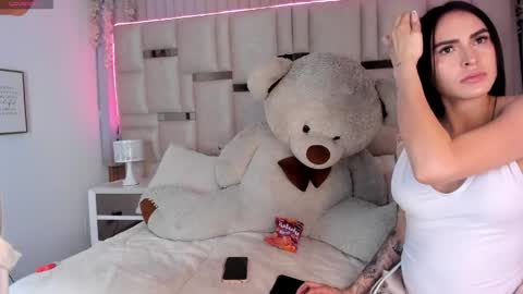 Linda online show from 05/10/26, 04:06