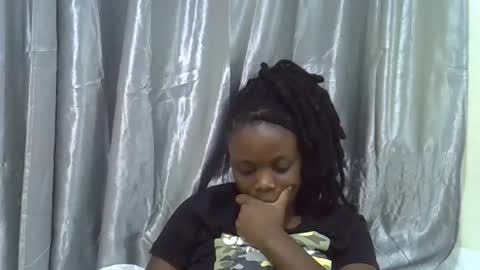 petite_melan online show from 10/29/25, 03:36