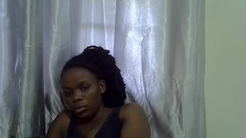 petite_melan online show from 11/03/25, 07:53