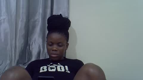 petite_melan online show from 12/15/25, 06:12