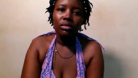 Snapshot of petite_queen001 chatting on 03/16/26, 01:22 petite_queen001 online show from 03/16/26, 01:22