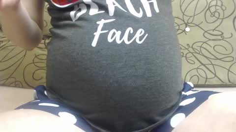 Snapshot of petite_red95 chatting on 12/05/24, 01:06 cosmina online show from 12/05/24, 01:06