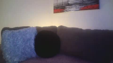 petite treat  online show from 03/06/25, 09:58