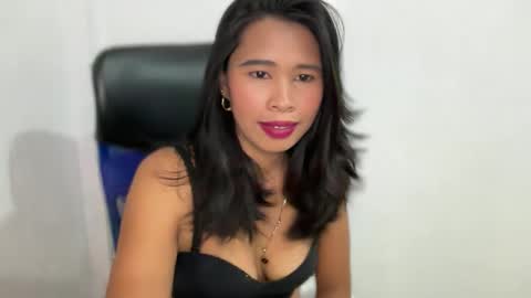 Snapshot of petiteasian01 chatting on 03/21/26, 02:27 petiteasian01 online show from 03/21/26, 02:27