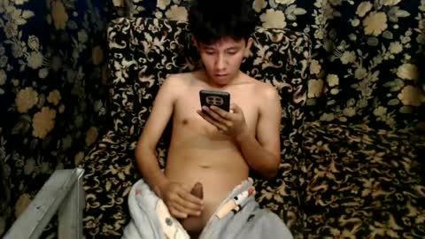 Snapshot of petiteasian_boy chatting on 06/14/26, 02:24 cute vir online show from 06/14/26, 02:24