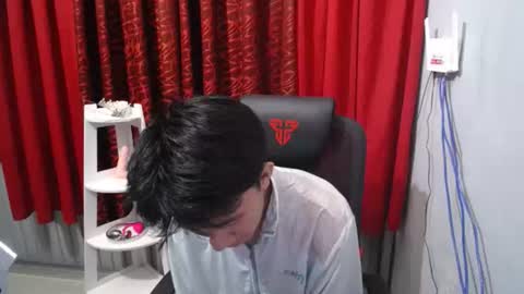 Snapshot of petiteasian_boy chatting on 06/15/26, 12:13 cute vir online show from 06/15/26, 12:13