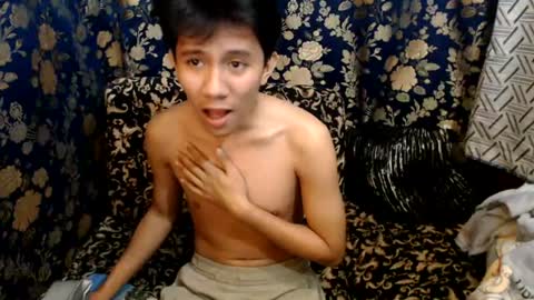 Snapshot of petiteasian_boy chatting on 06/23/26, 03:59 cute vir online show from 06/23/26, 03:59