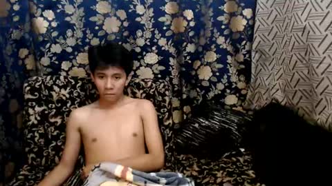 Snapshot of petiteasian_boy chatting on 06/24/26, 04:44 cute vir online show from 06/24/26, 04:44