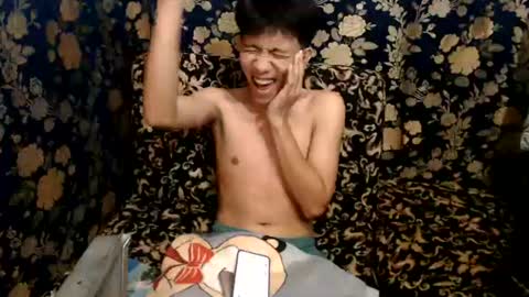 Snapshot of petiteasian_boy chatting on 06/28/26, 06:19 cute vir online show from 06/28/26, 06:19