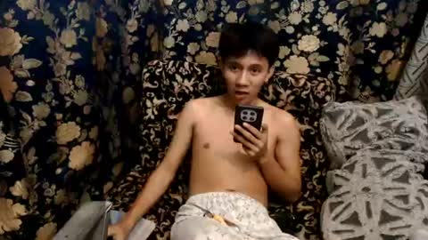 Snapshot of petiteasian_boy chatting on 07/08/26, 06:34 cute vir online show from 07/08/26, 06:34