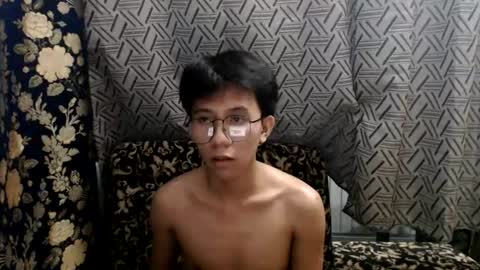 Snapshot of petiteasian_boy chatting on 07/26/26, 03:19 cute vir online show from 07/26/26, 03:19
