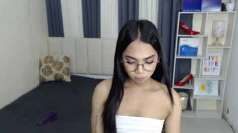 Yukie online show from 12/04/25, 06:27