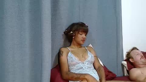 Snapshot of petitebubblegum chatting on 02/13/25, 02:23 Caramel princesa online show from 02/13/25, 02:23