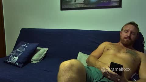 Snapshot of petitebubblegum chatting on 10/29/25, 09:38 Caramel princesa online show from 10/29/25, 09:38