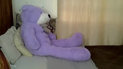 Caramel online show from 12/17/25, 10:21