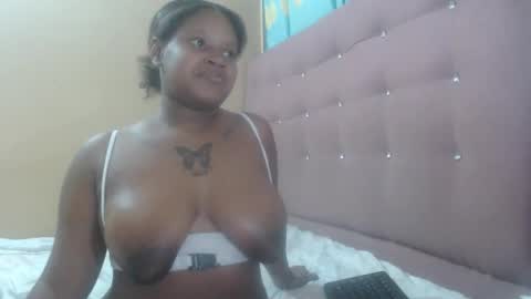 petitechocolatemommy online show from 11/16/25, 12:27