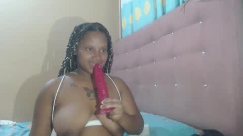 petitechocolatemommy online show from 12/19/25, 07:48