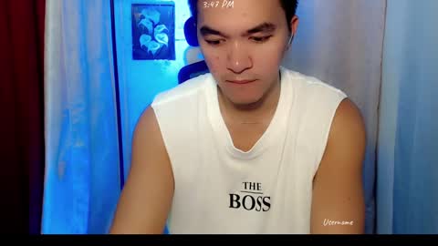 Snapshot of petitehugecockxnxxx chatting on 01/12/25, 11:47 Call me jake online show from 01/12/25, 11:47