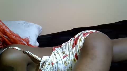 petitehunny online show from 04/25/26, 02:14