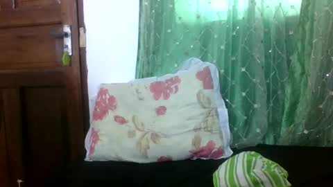 petitesweetchiq online show from 09/19/25, 11:22