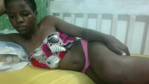 petitesweetchiq online show from 09/26/25, 11:09