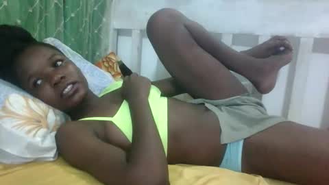 petitesweetchiq online show from 10/01/25, 10:05