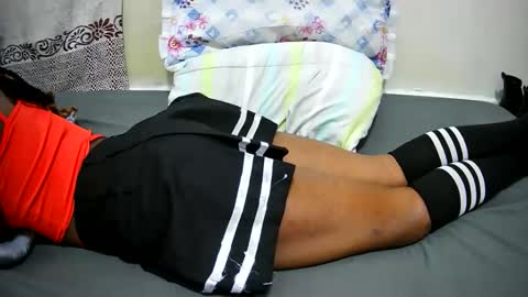 petitetasha online show from 11/30/25, 08:18