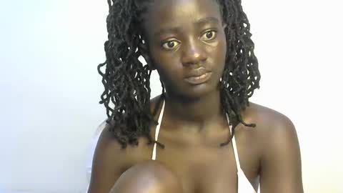 Snapshot of petitte_gyaal chatting on 10/18/25, 03:57 petitte_gyaal online show from 10/18/25, 03:57