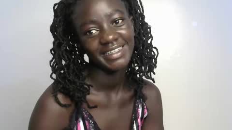 Snapshot of petitte_gyaal chatting on 10/19/25, 04:18 petitte_gyaal online show from 10/19/25, 04:18