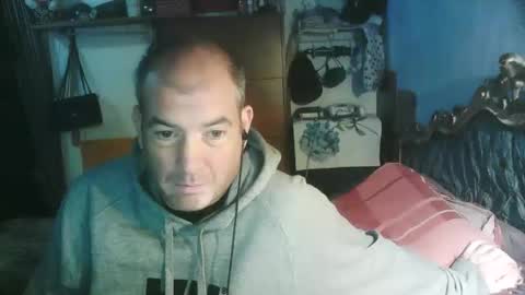 Snapshot of pets76 chatting on 11/27/25, 06:54 pets76 online show from 11/27/25, 06:54