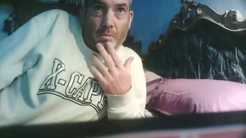 Snapshot of pets76 chatting on 01/18/26, 04:11 pets76 online show from 01/18/26, 04:11