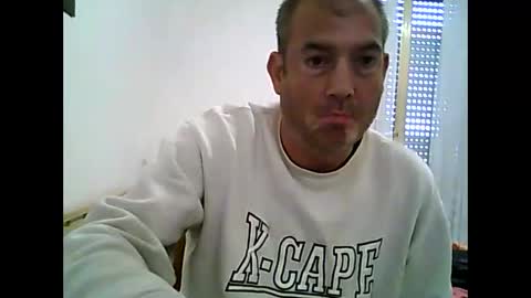 Snapshot of pets76 chatting on 03/20/26, 03:39 pets76 online show from 03/20/26, 03:39