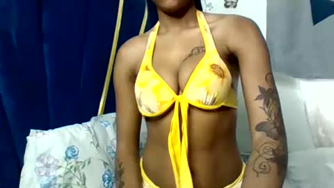 Snapshot of pettite_babe chatting on 12/18/24, 04:53 Arielle online show from 12/18/24, 04:53