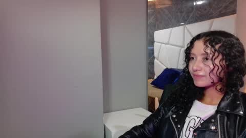 Moon  online show from 11/14/25, 11:09