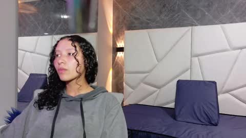 Moon  online show from 11/21/25, 11:09