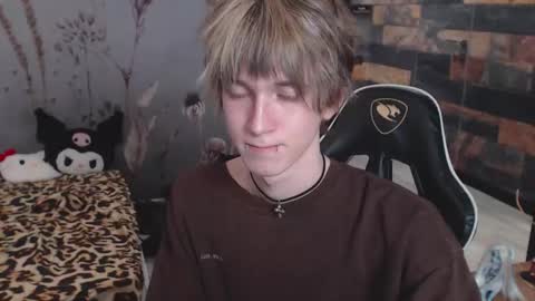 Snapshot of pexxide chatting on 02/28/26, 05:25 soren online show from 02/28/26, 05:25