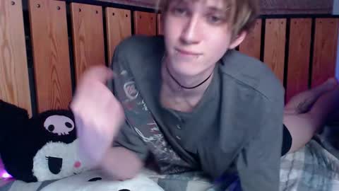 Snapshot of pexxide chatting on 03/08/26, 07:28 soren online show from 03/08/26, 07:28