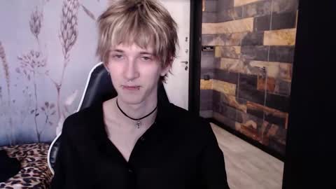 Snapshot of pexxide chatting on 03/21/26, 01:16 soren online show from 03/21/26, 01:16