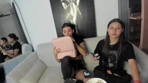 Peyton   online show from 09/28/25, 10:48