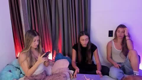 Peyton   online show from 12/04/25, 01:48