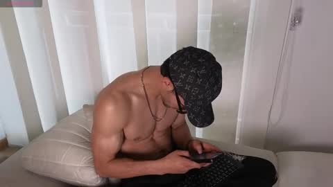 phantom_bigger1 online show from 09/15/25, 01:33