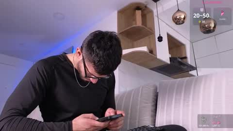 phantom_bigger1 online show from 10/29/25, 01:46