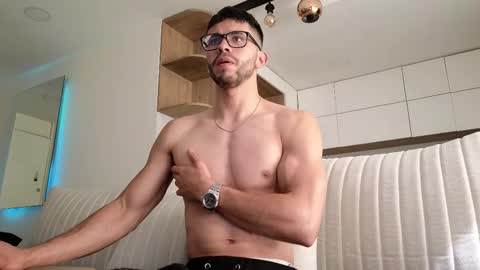 phantom_bigger1 online show from 11/11/25, 01:44