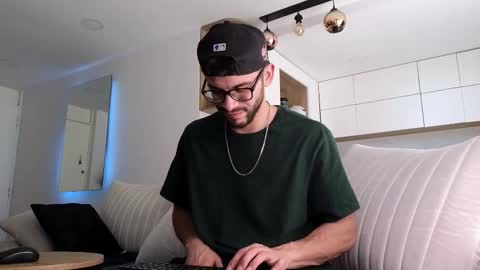 phantom_bigger1 online show from 11/27/25, 02:30