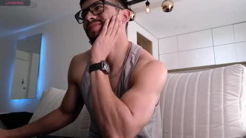 phantom_bigger1 online show from 11/28/25, 02:20